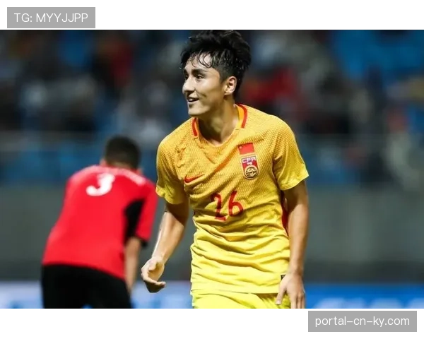 河南队阿卜杜肉苏力尹聪耀表现积极 中场轮换选择更加丰富